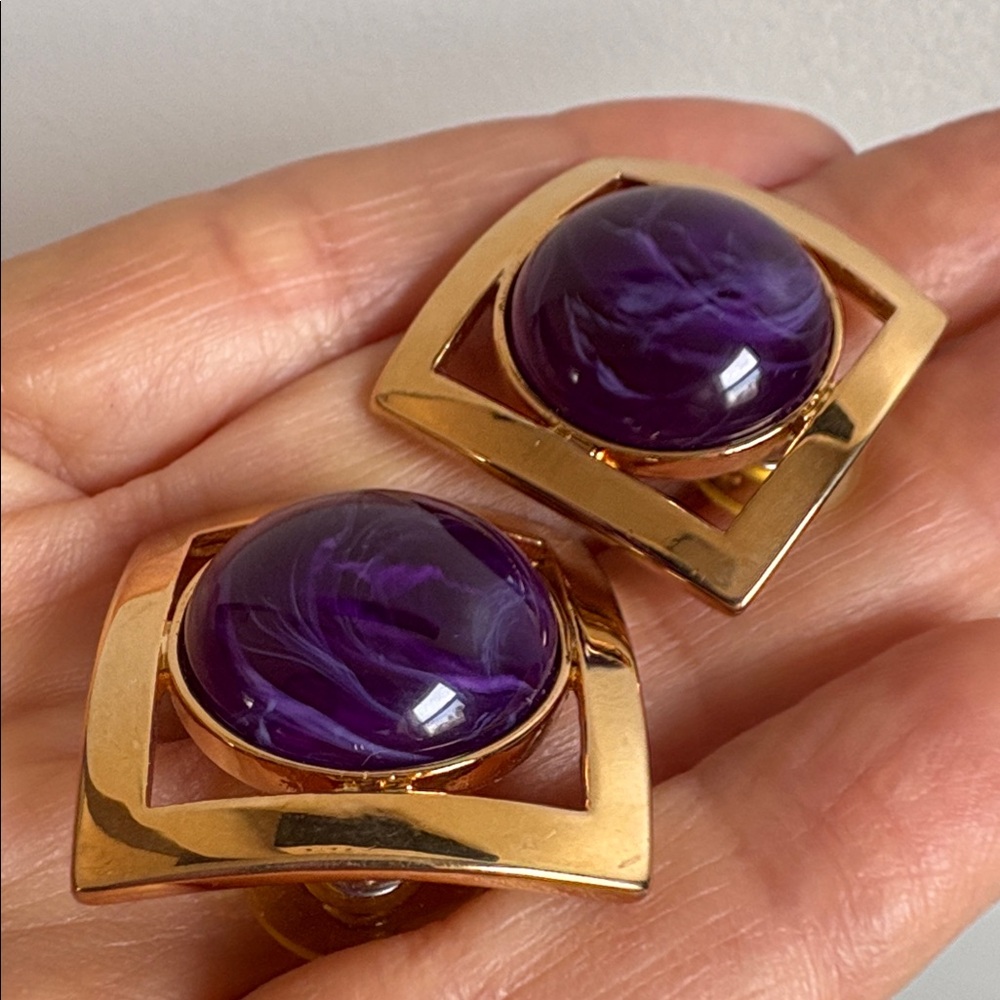 Vintage Avon 1991 Faux Amethyst Cabochon Gold Tone Geometric Stud Earrings 1”